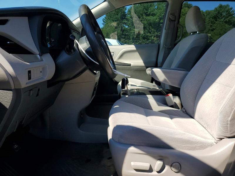 Photo 7 from auction – 2018 TOYOTA SIENNA with VIN 5TDKZ3DC2JS932039
