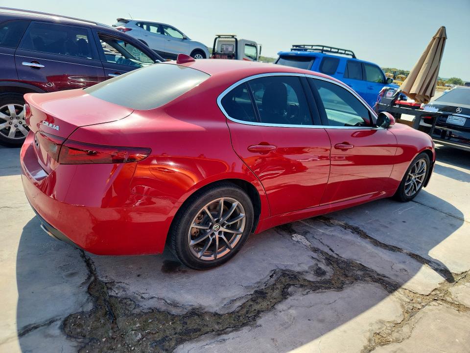 Снимка 3 от търг – 2020 ALFA ROMEO GIULIA с VIN ZARFAMAN2L7637272