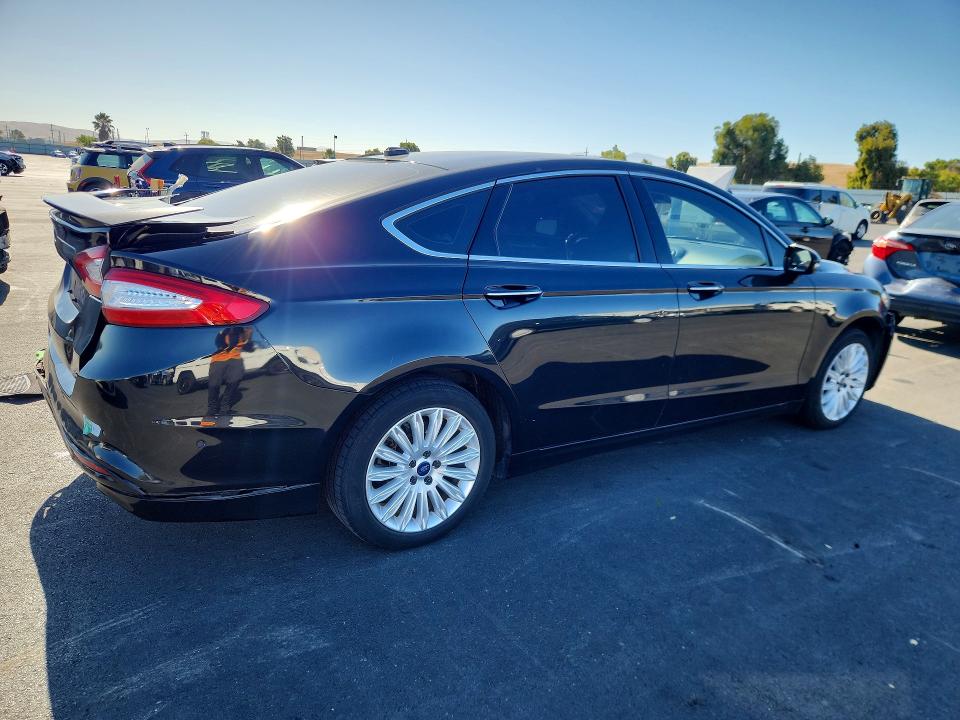 Photo 3 from auction – 2013 FORD FUSION with VIN 3FA6P0SU0DR332294