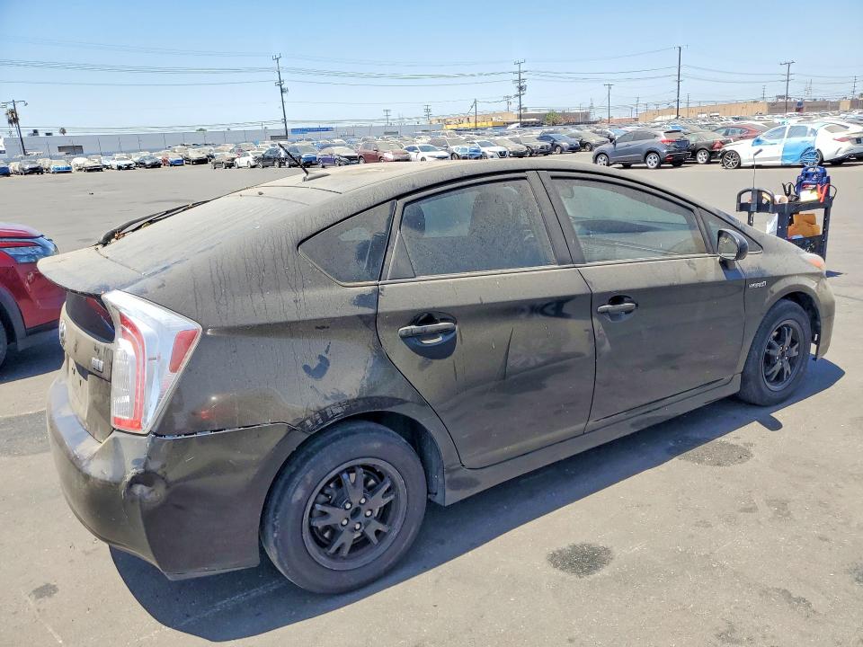 Zdjęcie 3 z aukcji – 2013 TOYOTA PRIUS z VIN JTDKN3DU4D5591192
