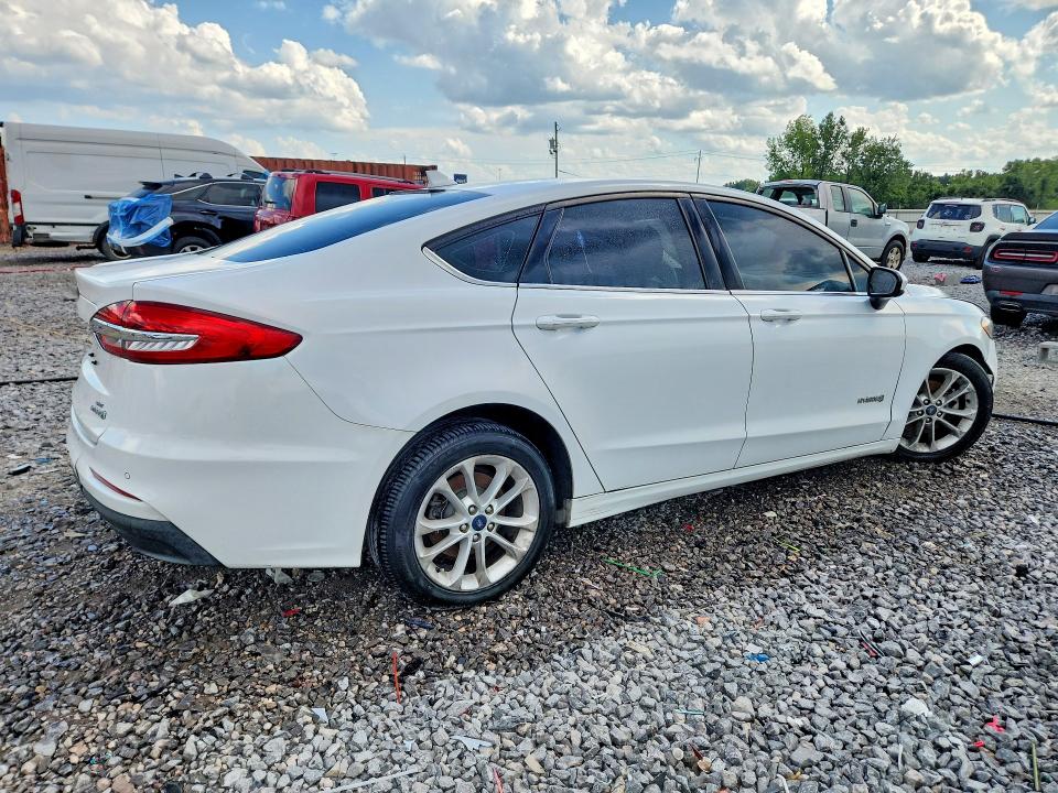 Foto 3 de la subasta – 2019 FORD FUSION con VIN 3FA6P0LU9KR182794