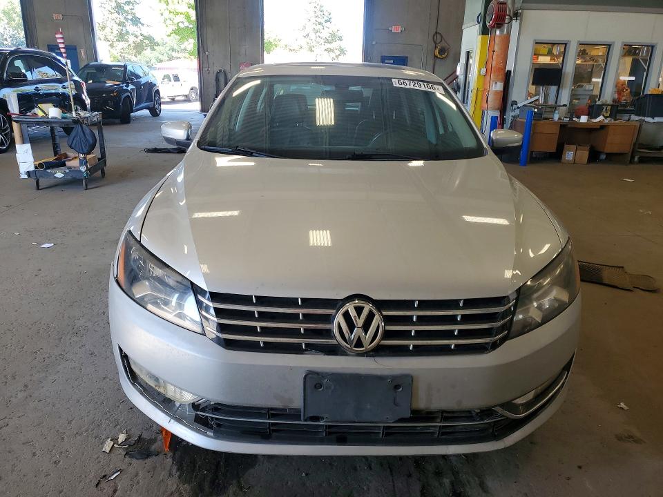 Photo 5 from auction – 2013 VOLKSWAGEN PASSAT with VIN 1VWCN7A32DC108220
