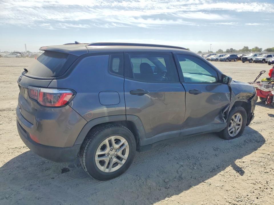 Photo 3 from auction – 2017 JEEP COMPASS with VIN 3C4NJCAB8HT629430