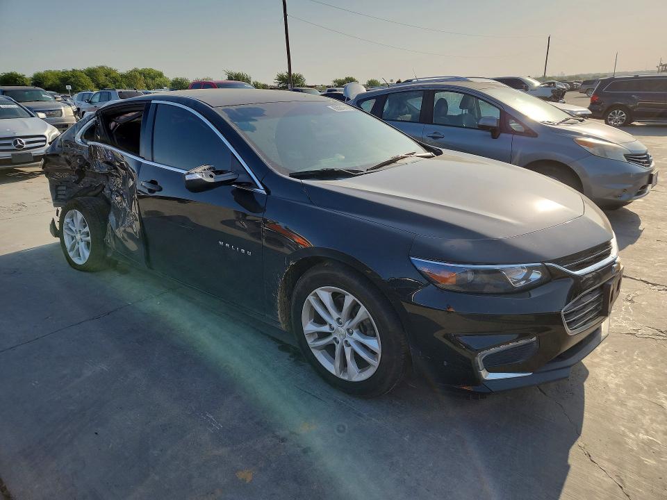 Photo 4 from auction – 2018 CHEVROLET MALIBU with VIN 1G1ZD5ST7JF124788