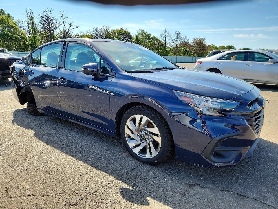 Photo 4 from auction – 2023 SUBARU LEGACY with VIN 4S3BWAN63P3013263