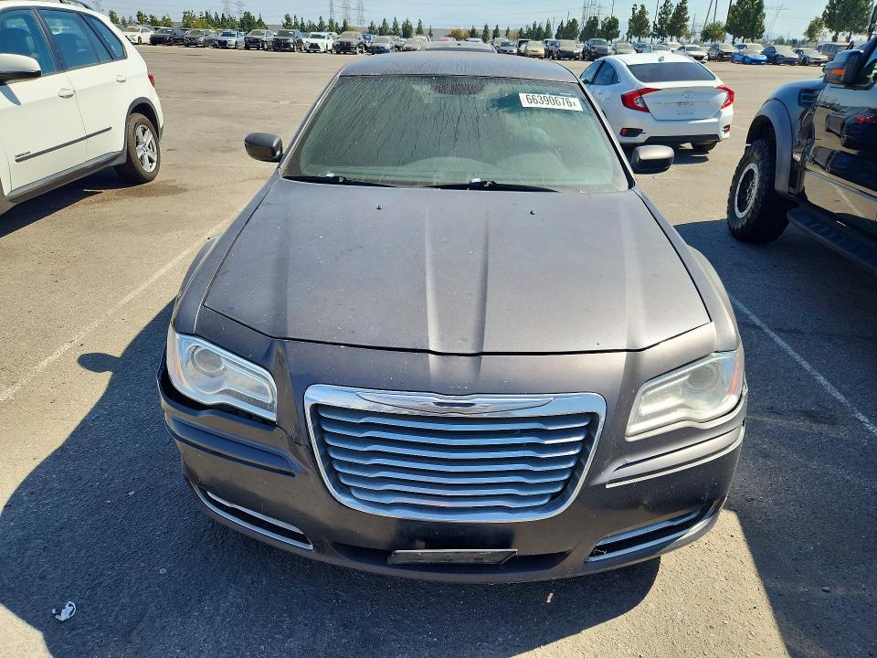 Photo 5 from auction – 2013 CHRYSLER 300 with VIN 2C3CCAAG3DH561241
