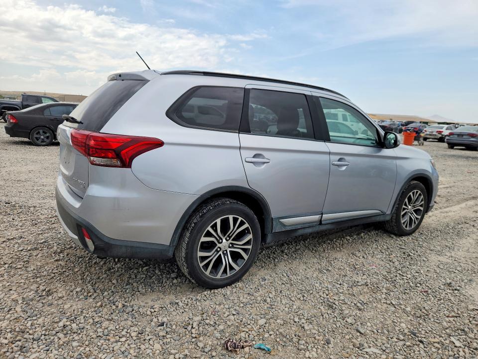 Photo 3 from auction – 2016 MITSUBISHI OUTLANDER with VIN JA4AZ3A32GZ064996
