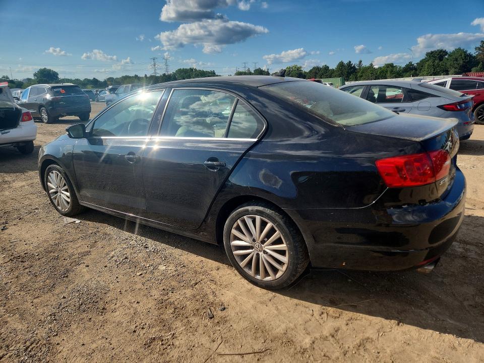 Photo 2 from auction – 2014 VOLKSWAGEN JETTA with VIN 3VWLL7AJ3EM405016