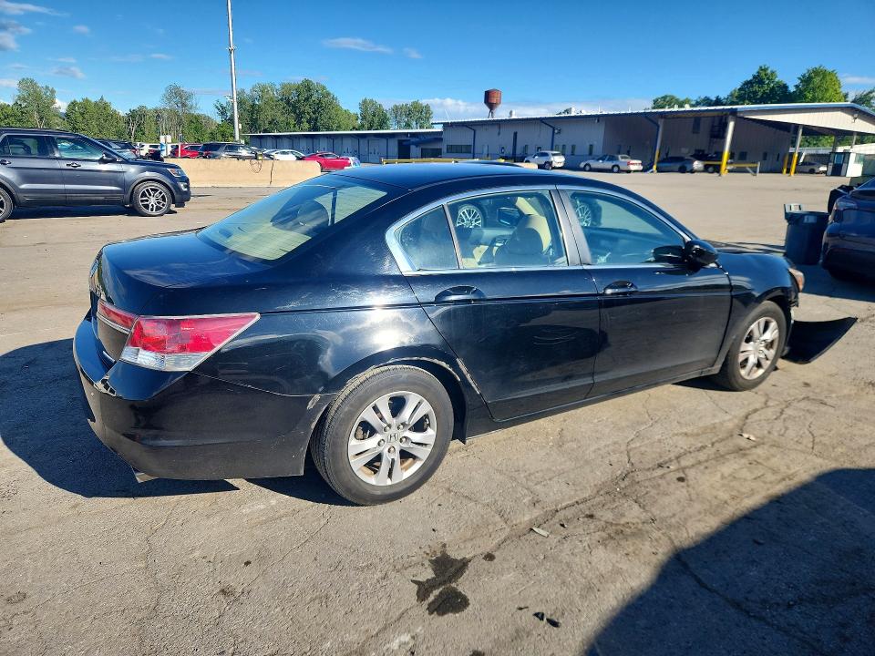Photo 3 from auction – 2011 HONDA ACCORD with VIN 1HGCP2F61BA113700