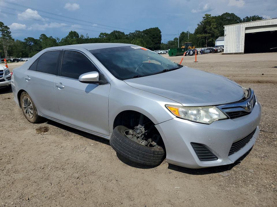 Zdjęcie 4 z aukcji – 2013 TOYOTA CAMRY z VIN 4T4BF1FK4DR330925