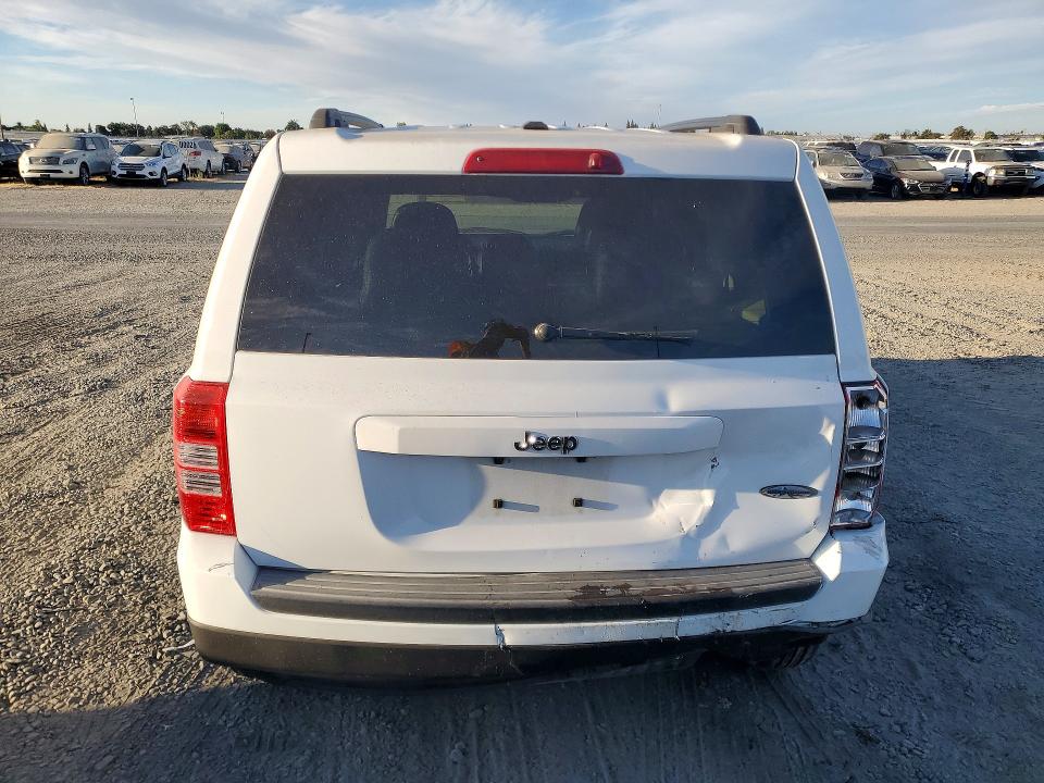 Photo 6 from auction – 2015 JEEP PATRIOT with VIN 1C4NJPFA6FD399400