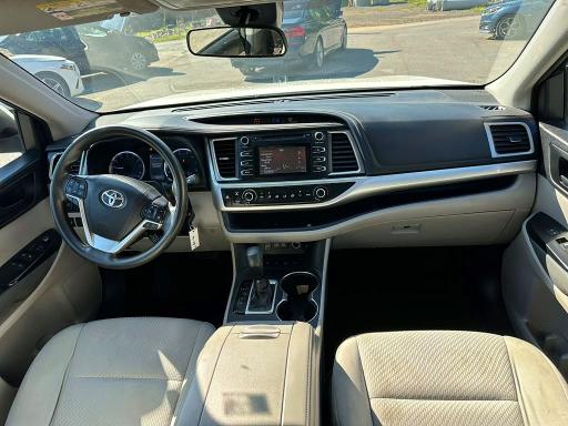 Photo 7 from auction – 2018 TOYOTA HIGHLANDER with VIN 5TDBZRFH3JS891836