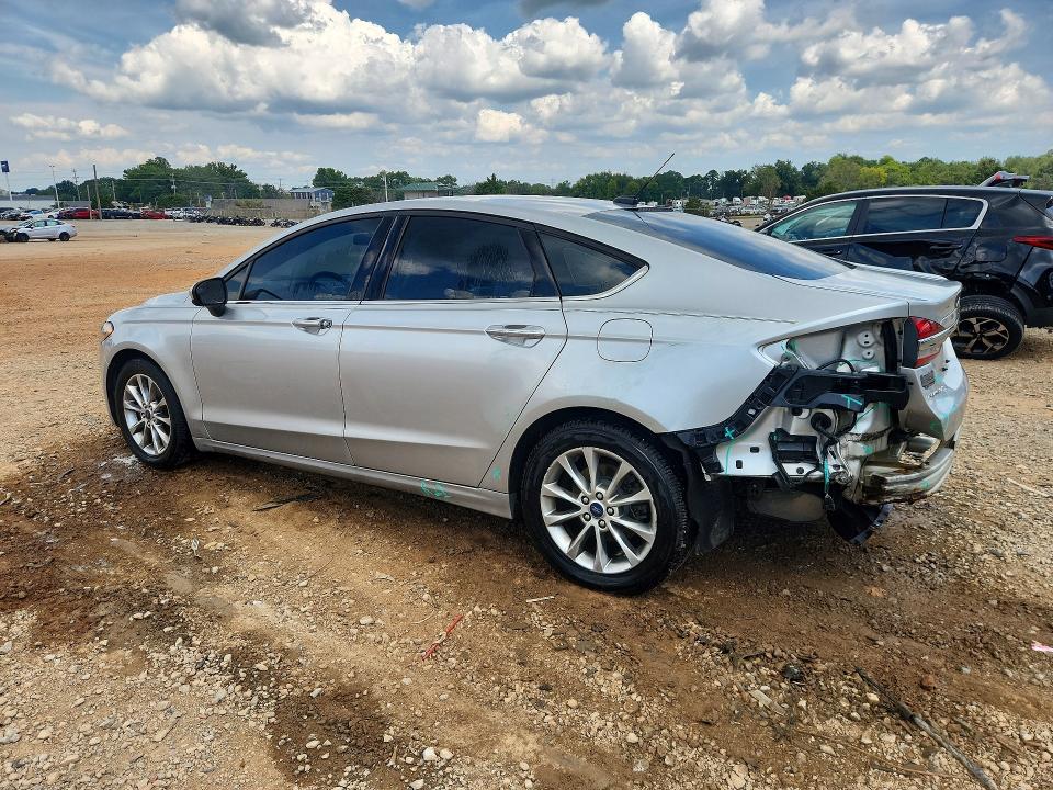 Photo 2 from auction – 2017 FORD FUSION with VIN 3FA6P0H76HR127683
