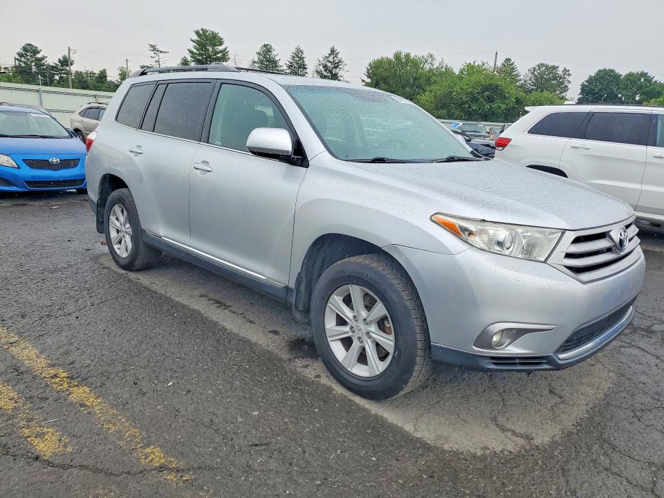Photo 4 from auction – 2013 TOYOTA HIGHLANDER with VIN 5TDBK3EH9DS199068