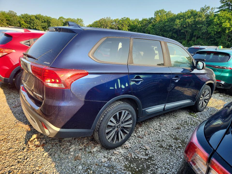 Photo 3 from auction – 2019 MITSUBISHI OUTLANDER with VIN JA4AZ3A38KZ005850