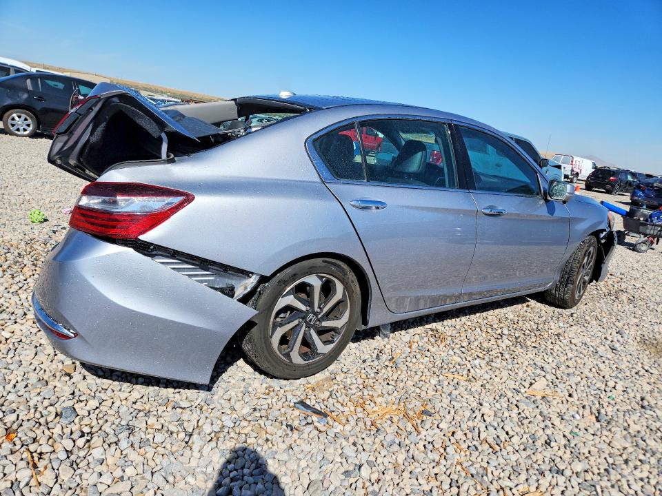 Photo 3 from auction – 2016 HONDA ACCORD with VIN 1HGCR3F89GA033229