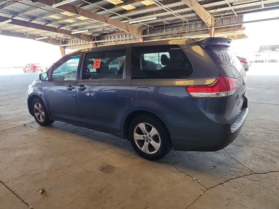 Photo 2 from auction – 2014 TOYOTA SIENNA with VIN 5TDKK3DC1ES498920