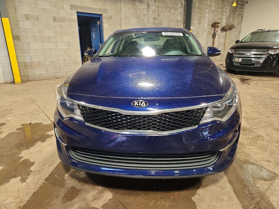 Photo 5 from auction – 2017 KIA OPTIMA with VIN 5XXGT4L38HG170491