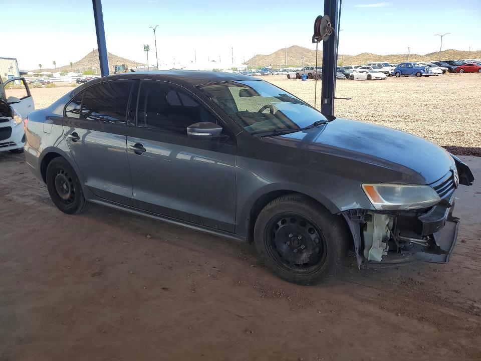 Photo 4 from auction – 2014 VOLKSWAGEN JETTA with VIN 3VWD17AJ2EM230171