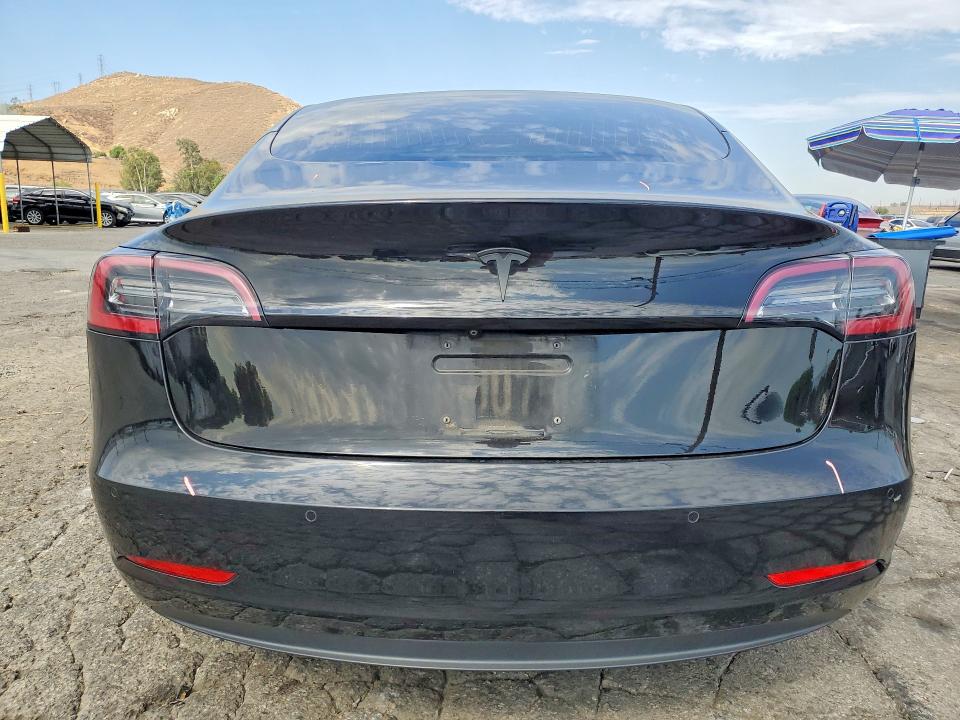 Photo 6 from auction – 2018 TESLA MODEL 3 with VIN 5YJ3E1EA2JF108371