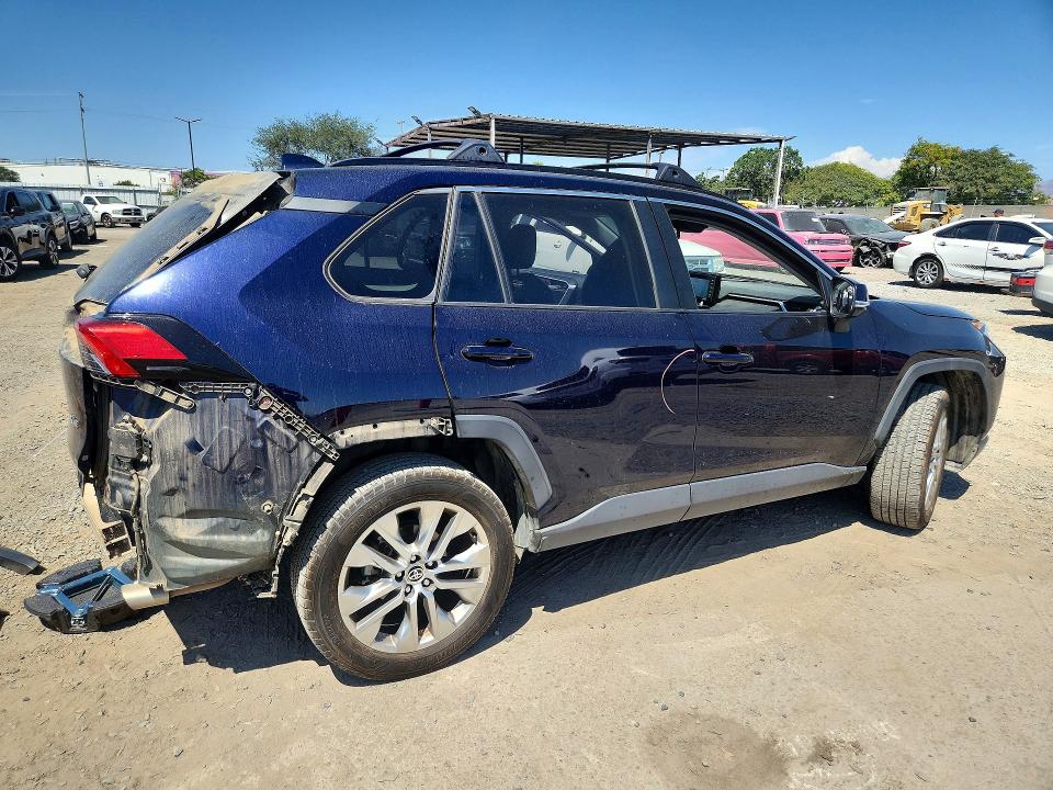 Zdjęcie 3 z aukcji – 2021 TOYOTA RAV4 z VIN JTMC1RFV2MD062063