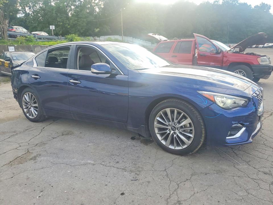 Photo 4 from auction – 2022 INFINITI Q50 with VIN JN1EV7BR4NM341478