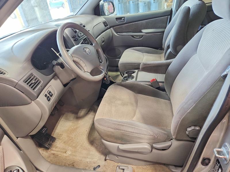 Photo 7 from auction – 2010 TOYOTA SIENNA with VIN 5TDKK4CC9AS330461