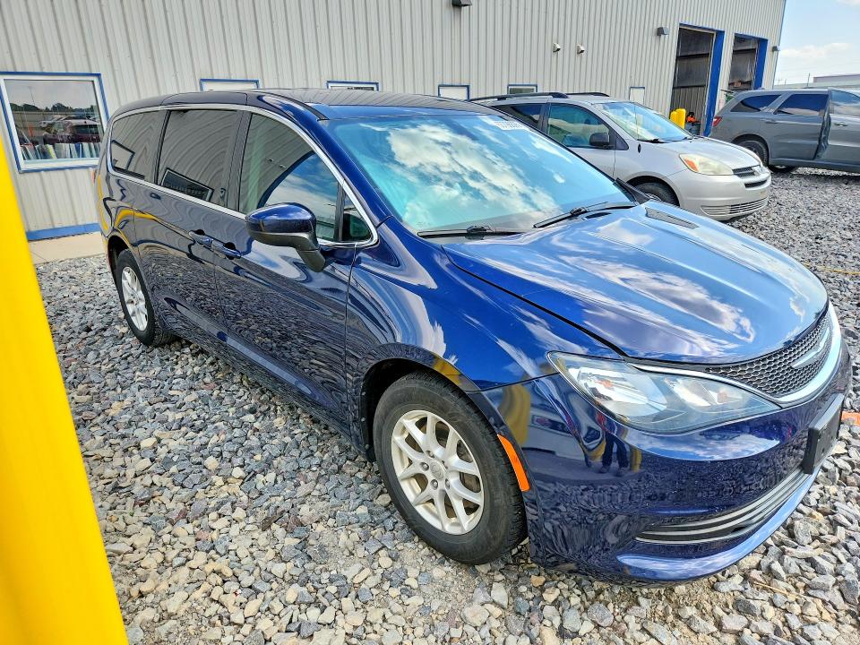 Photo 4 from auction – 2017 CHRYSLER PACIFICA with VIN 2C4RC1DG0HR708469
