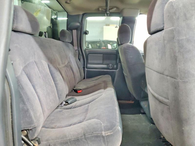 Photo 10 from auction – 2001 CHEVROLET SILVERADO with VIN 2GCEC19V311374481