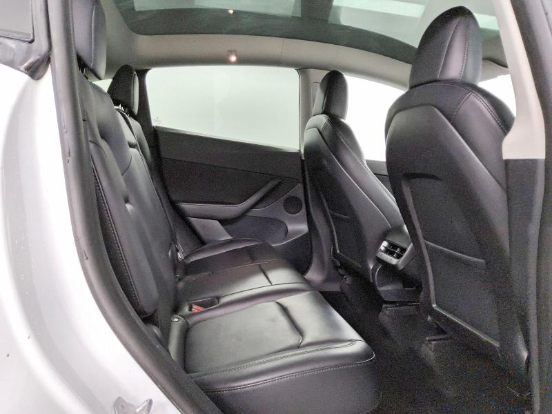 Photo 11 from auction – 2022 TESLA MODEL Y with VIN 7SAYGDEE7NF480897