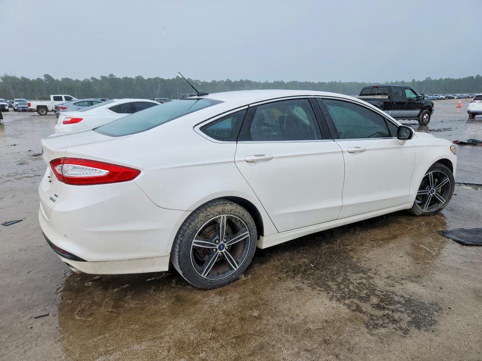 Photo 3 from auction – 2016 FORD FUSION with VIN 3FA6P0HD0GR201846