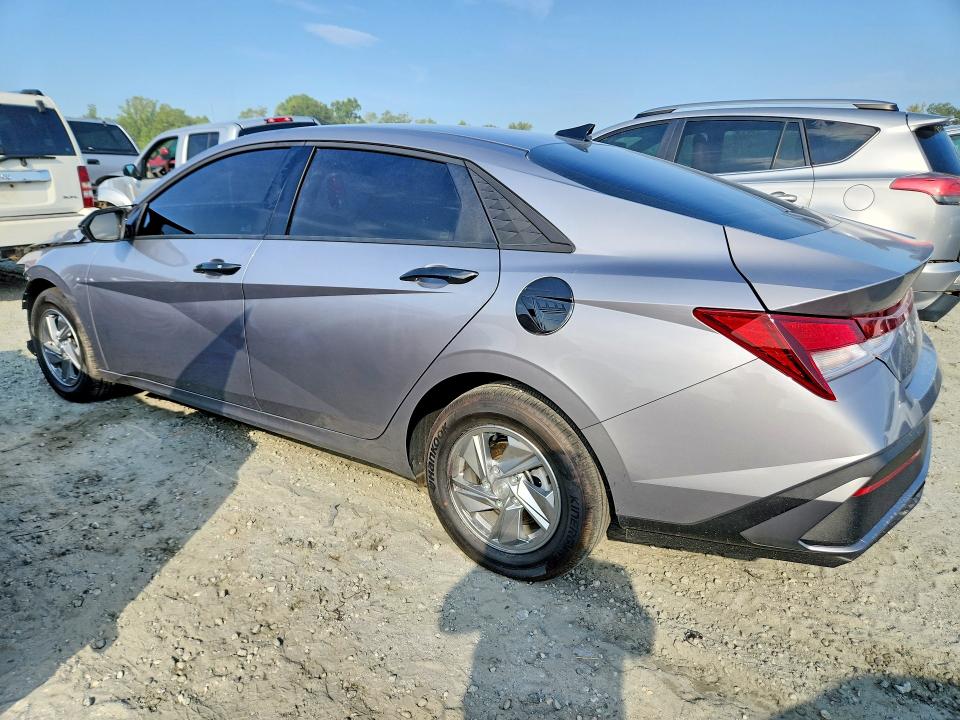 Снимка 2 от търг – 2026 HYUNDAI ELANTRA с VIN KMHLL4DG0TU101230