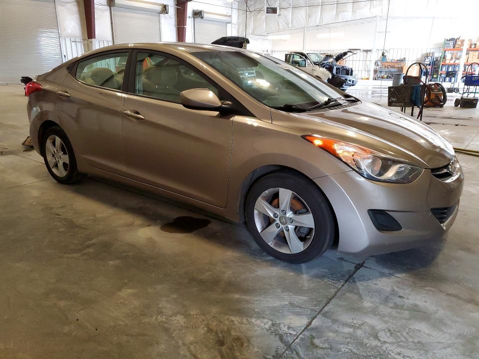 Photo 4 from auction – 2013 HYUNDAI ELANTRA with VIN 5NPDH4AEXDH379299