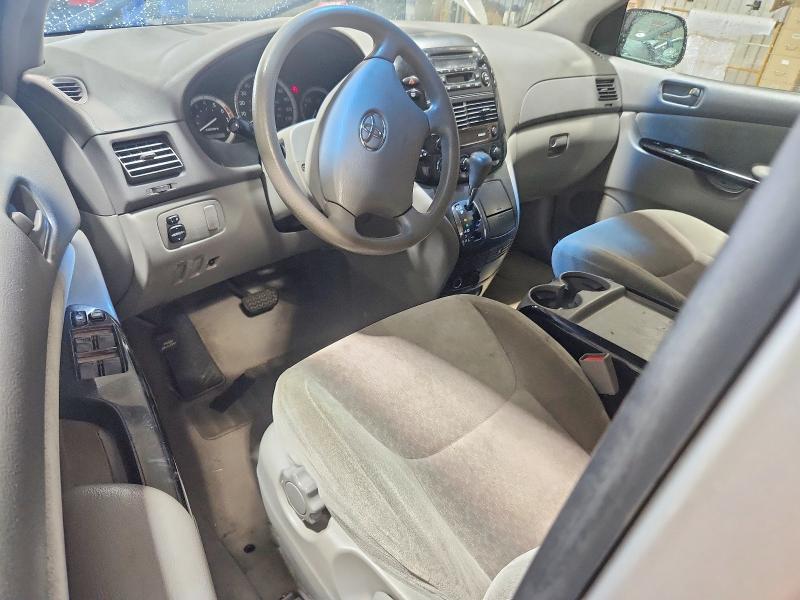 Photo 8 from auction – 2004 TOYOTA SIENNA with VIN 5TDZA23C64S219117