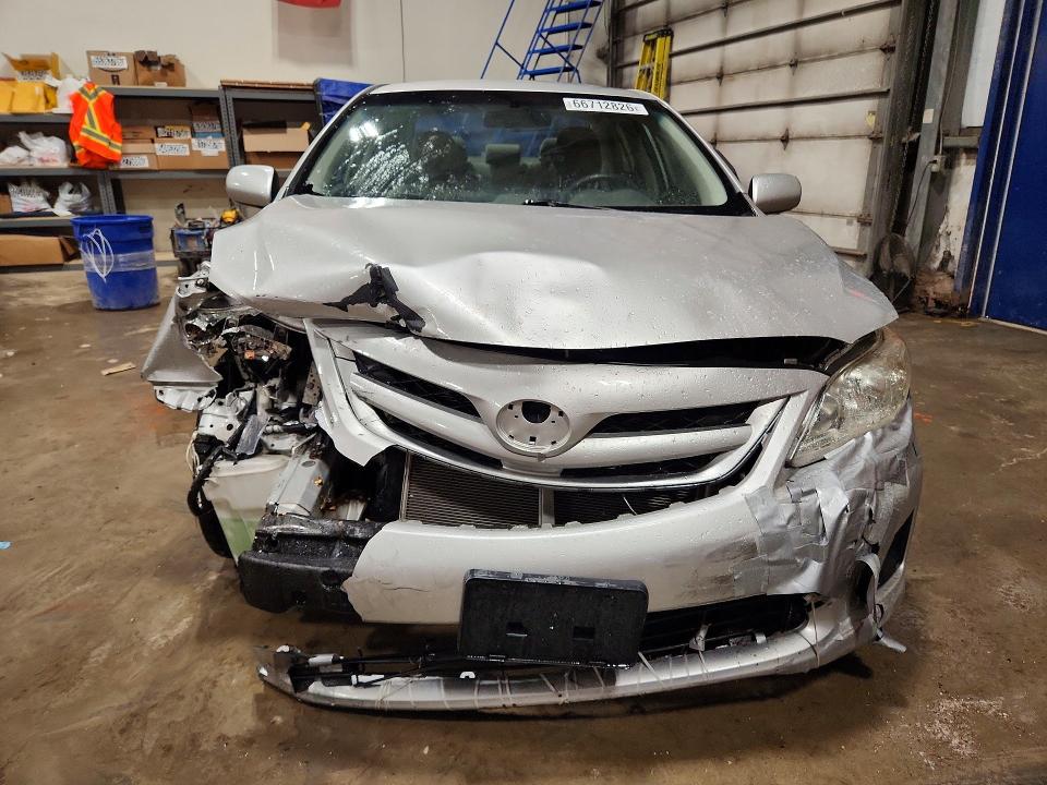 Photo 5 from auction – 2013 TOYOTA COROLLA with VIN 2T1BU4EE9DC024253