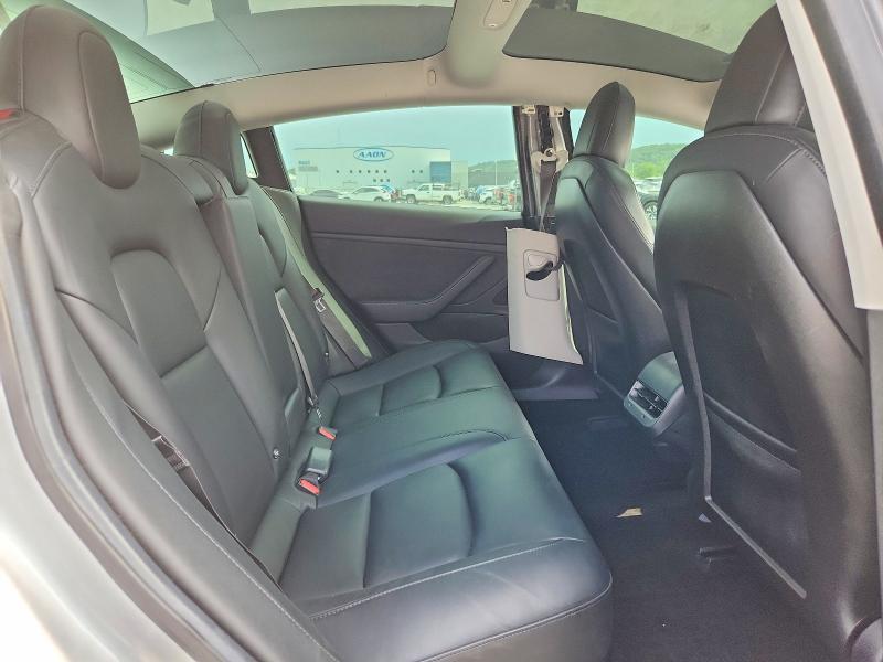Photo 10 from auction – 2018 TESLA MODEL 3 with VIN 5YJ3E1EA0JF020175