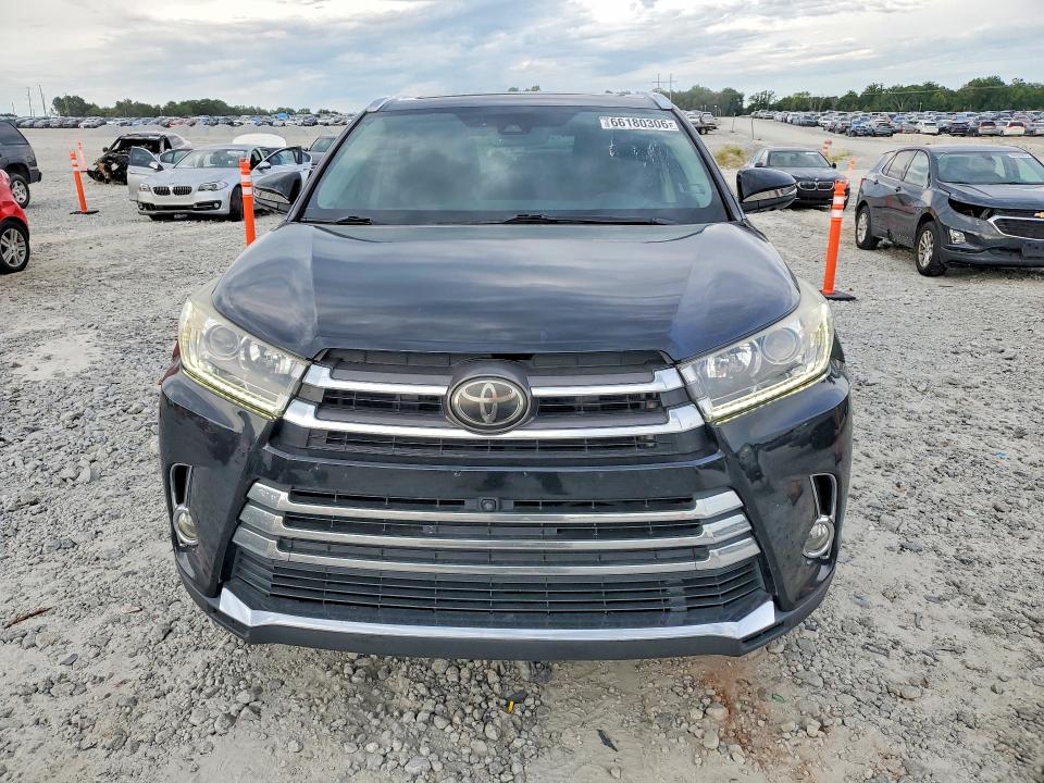 Photo 5 from auction – 2018 TOYOTA HIGHLANDER with VIN 5TDYZRFH8JS276855
