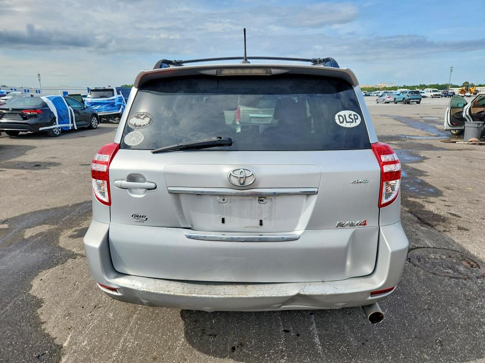 Foto 6 de la subasta – 2011 TOYOTA RAV4 con VIN JTMRK4DV2B5100413