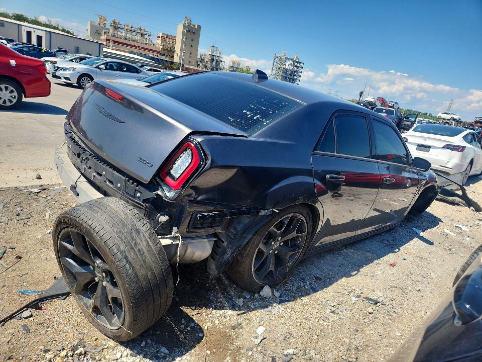 Photo 3 from auction – 2021 CHRYSLER 300 with VIN 2C3CCAAG8MH640632
