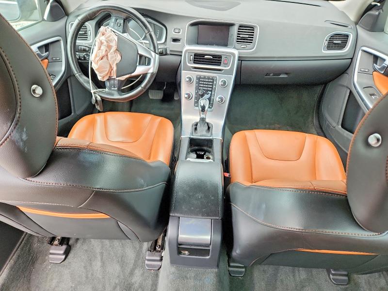 Photo 8 from auction – 2018 VOLVO S60 with VIN LYV402TK1JB157986