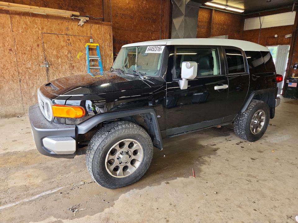 2013 TOYOTA FJ CRUISER - Търг №64452316