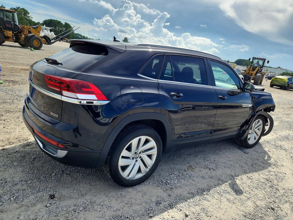 Photo 3 from auction – 2021 VOLKSWAGEN ATLAS CROSS SPORT with VIN 1V2KC2CAXMC241230