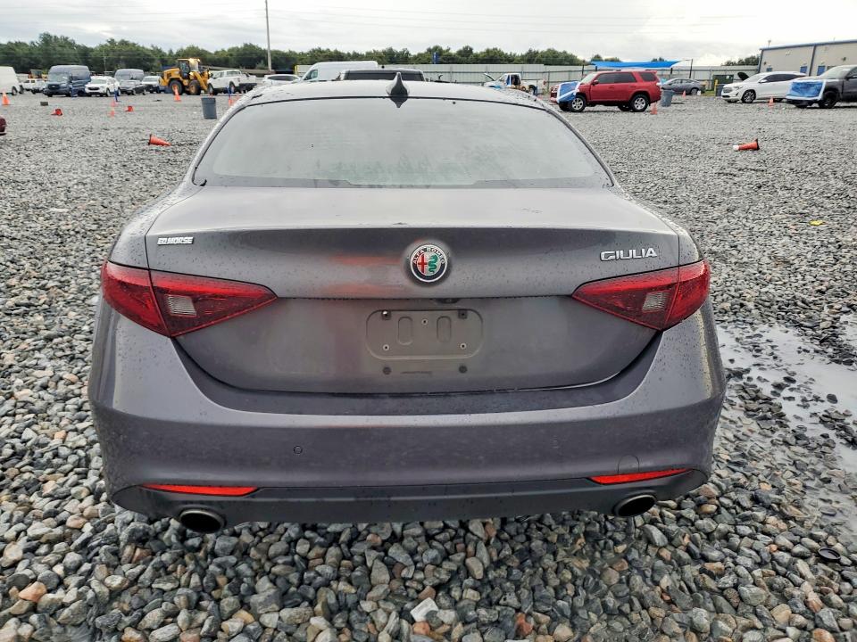 Photo 6 from auction – 2018 ALFA ROMEO GIULIA with VIN ZARFAECN4J7592156