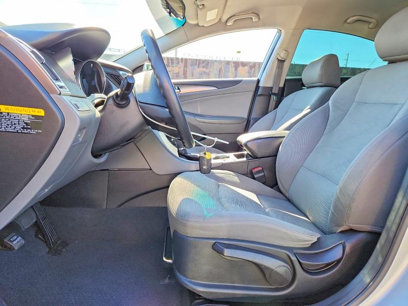 Photo 7 from auction – 2013 HYUNDAI SONATA with VIN KMHEC4A49DA065821