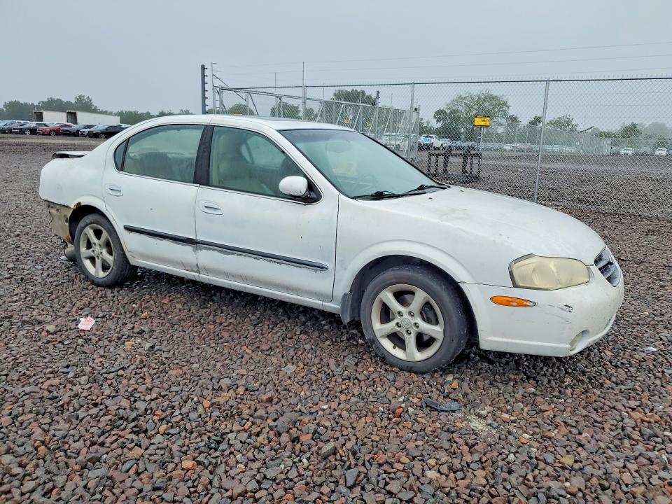 Снимка 4 от търг – 2001 NISSAN MAXIMA с VIN JN1CA31A01T106387