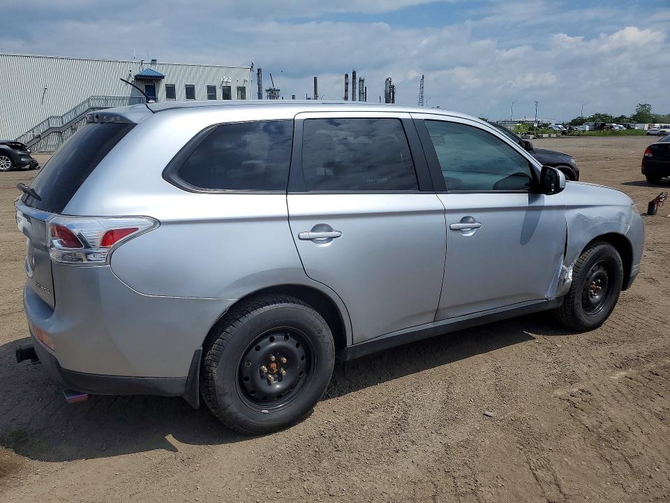 Photo 3 from auction – 2014 MITSUBISHI OUTLANDER with VIN JA4AZ2A36EZ605152
