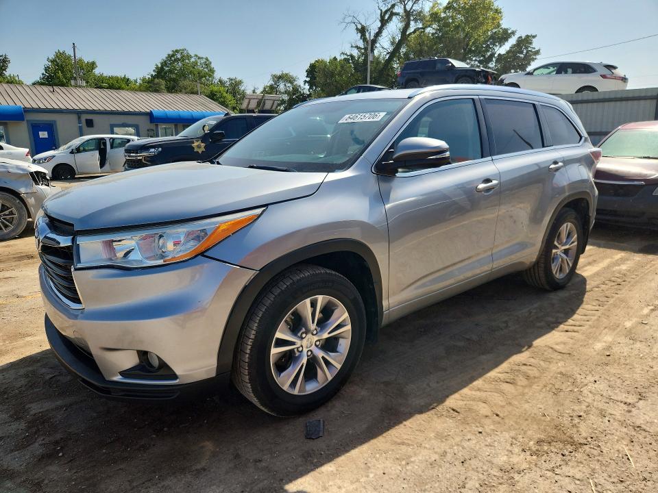 TOYOTA HIGHLANDER 2015 with VIN 5TDJKRFH2FS197890 - Photo from auction