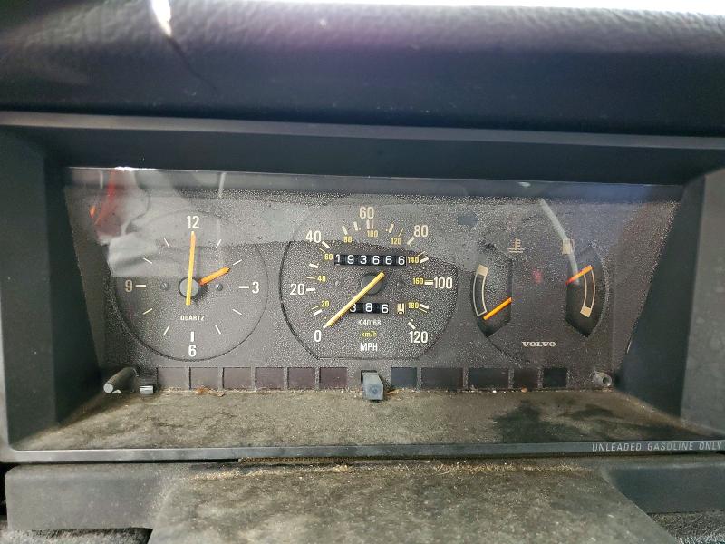 Photo 9 from auction – 1992 VOLVO 240 with VIN YV1AS8806N1470269