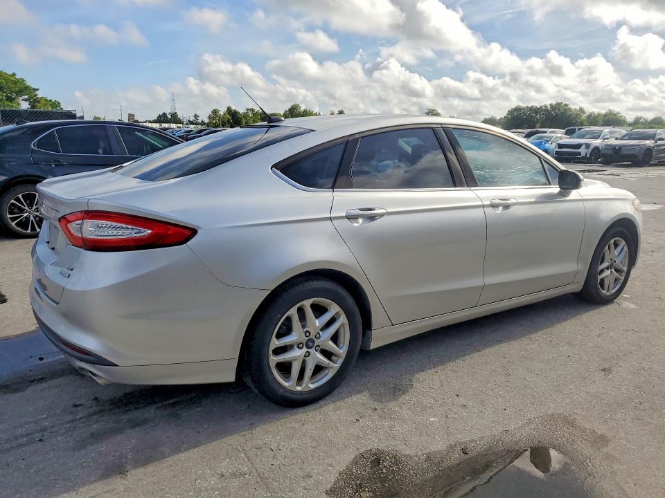 Photo 3 from auction – 2014 FORD FUSION with VIN 3FA6P0HD1ER118892