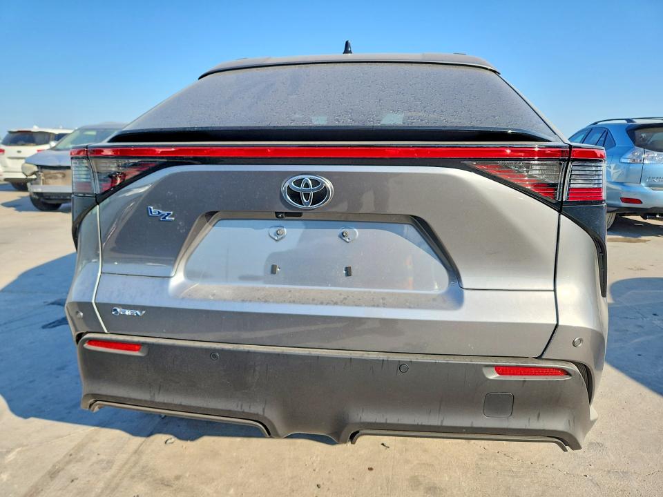Photo 6 from auction – 2026 TOYOTA BZ with VIN JTMBFAEB7TJ027041